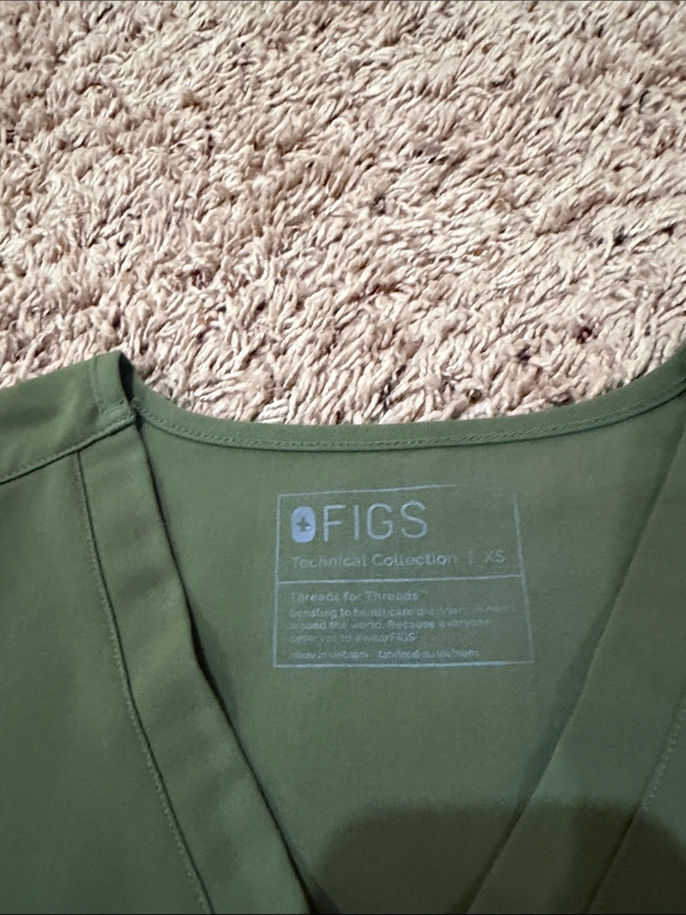 Figs Set- OLIVE GREEN- XS Catarina Top/XS-PETITE Zamora Bottoms - Picture 3 of 9